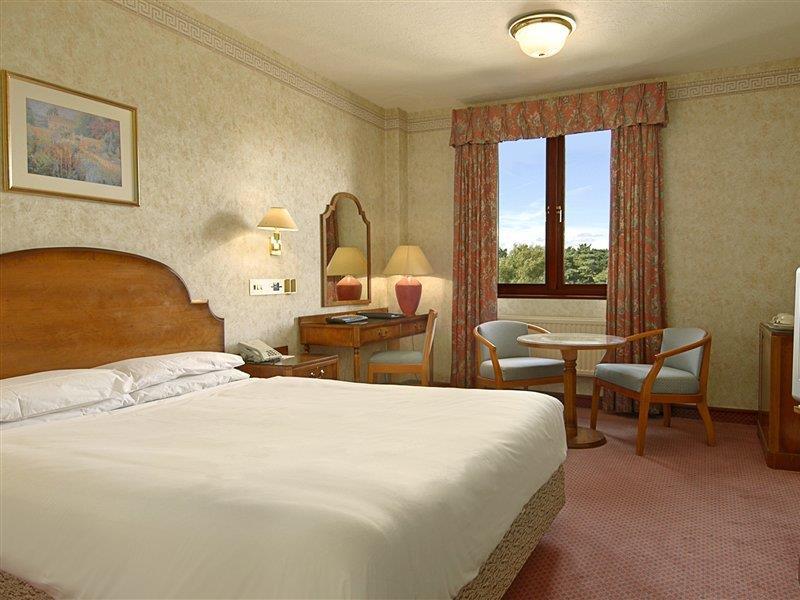 Copthorne Effingham Gatwick Hotel Bilik gambar